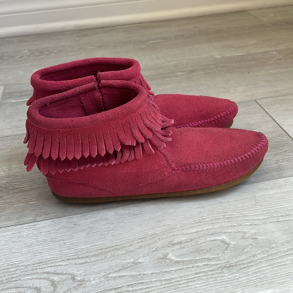 Minnetonka Moccasin Double Fringe Pink Suede Boots